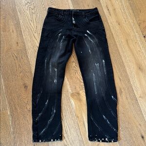Black Straight Men’s Jeans with Curved Stitch Detailing